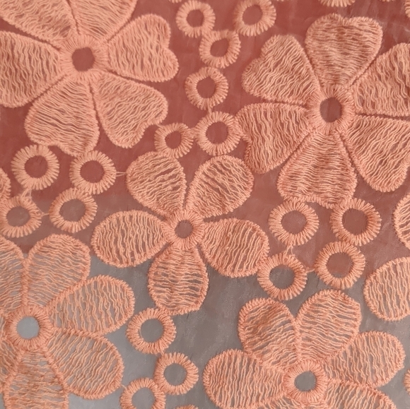 𝅺ALYA Coral Floral Lace Mock Neck High Low Sleeveless Blouse Medium - Picture 2 of 5